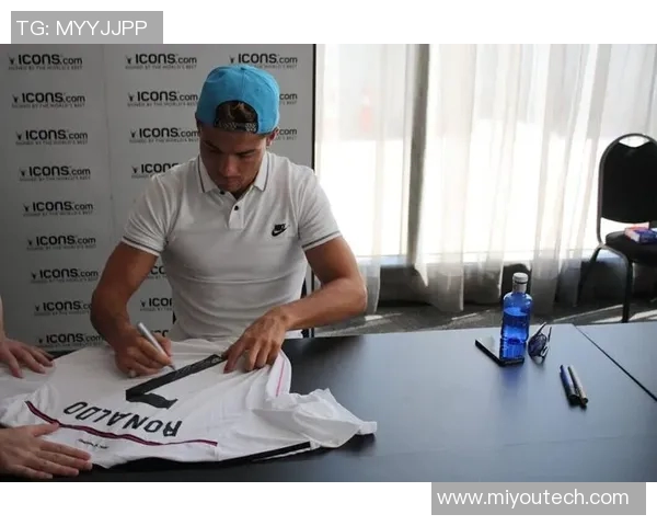 足球球星签名册创作技巧与收藏价值全解析